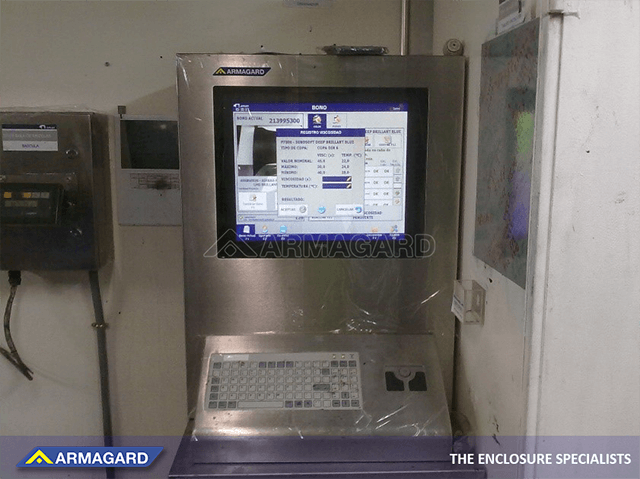 Industriellt datorskåp för ATEX Zone 2 framifrån